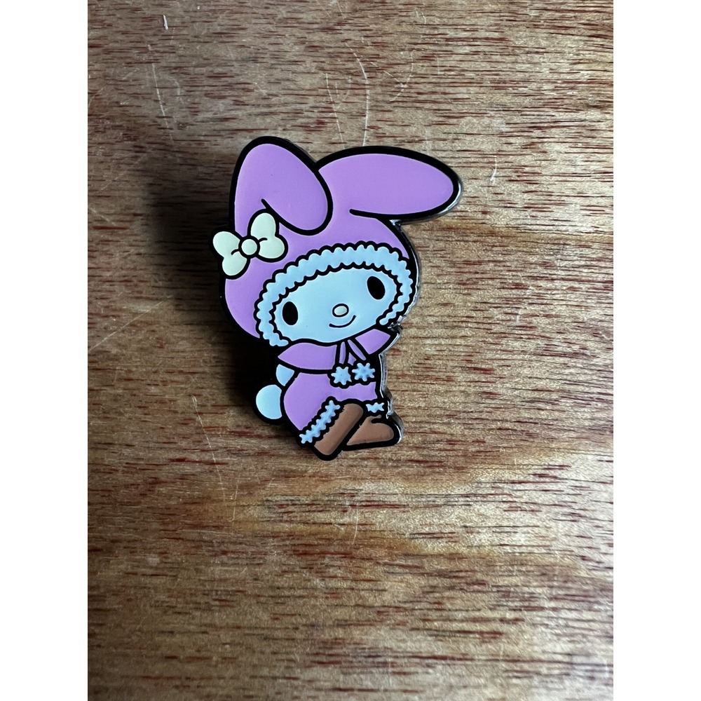 Loungefly  Hello Kitty And Friends Winter Outfit Enamel Pin OPEN My‎ Melody